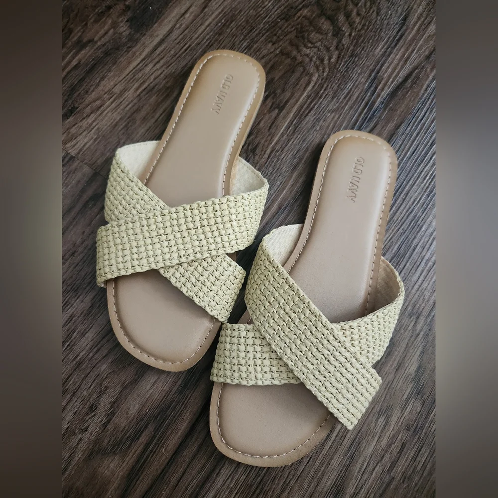 Old Navy Women's Cream Woven Sandals